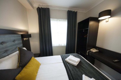Double room at St Georges Inn Victoria