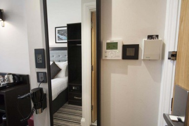 Room facilities at St Georges Inn Victoria